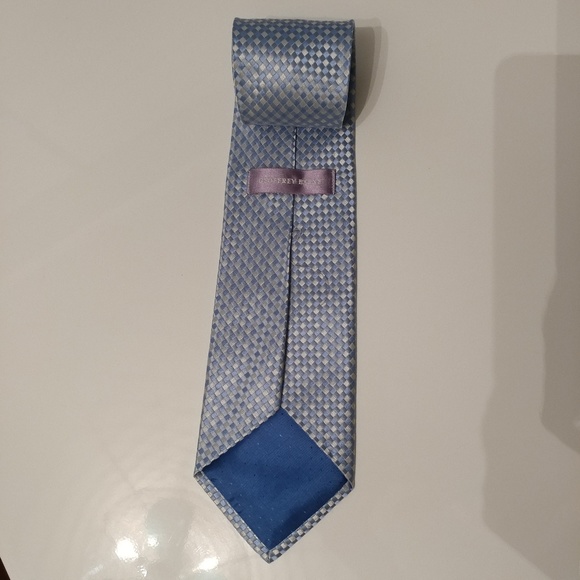 Geoffrey Beene All Silk Necktie - Picture 7 of 10